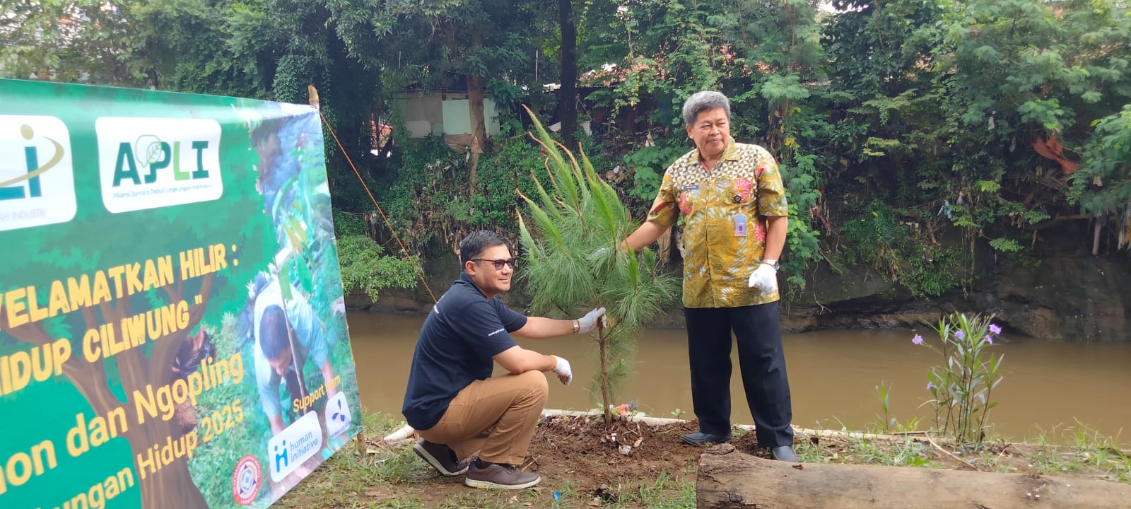 Menanam Pohon 1